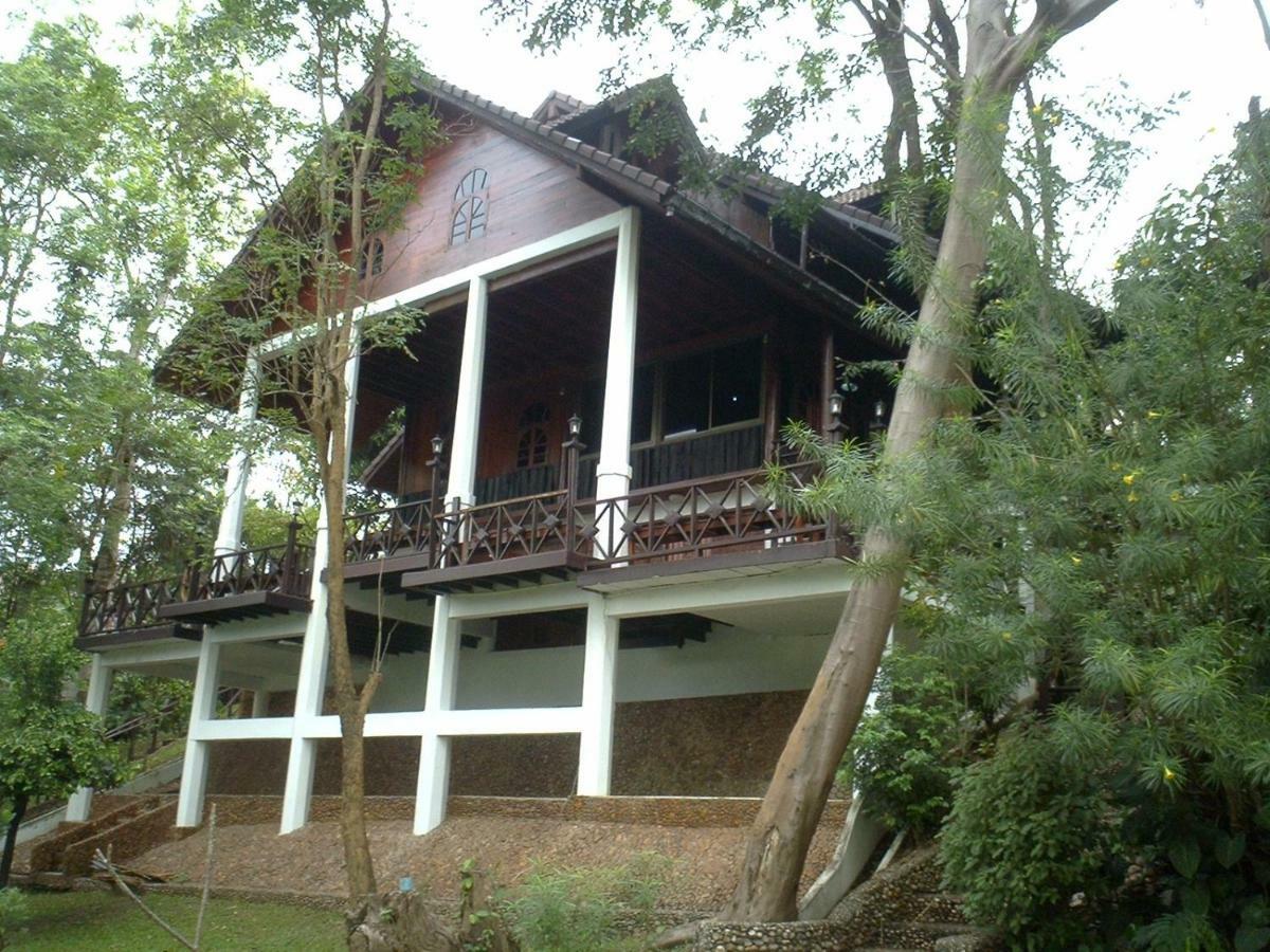 Ratmanee House Hotel Kanchanaburi Exterior photo